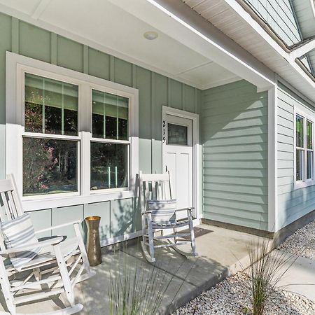 Pawsitive Island Escape Villa Oak Island Buitenkant foto
